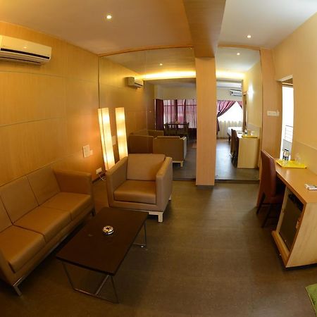 Hotel Ayush International Мангалор Екстериор снимка
