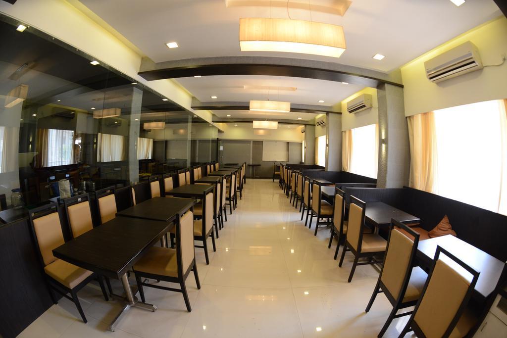 Hotel Ayush International Мангалор Екстериор снимка